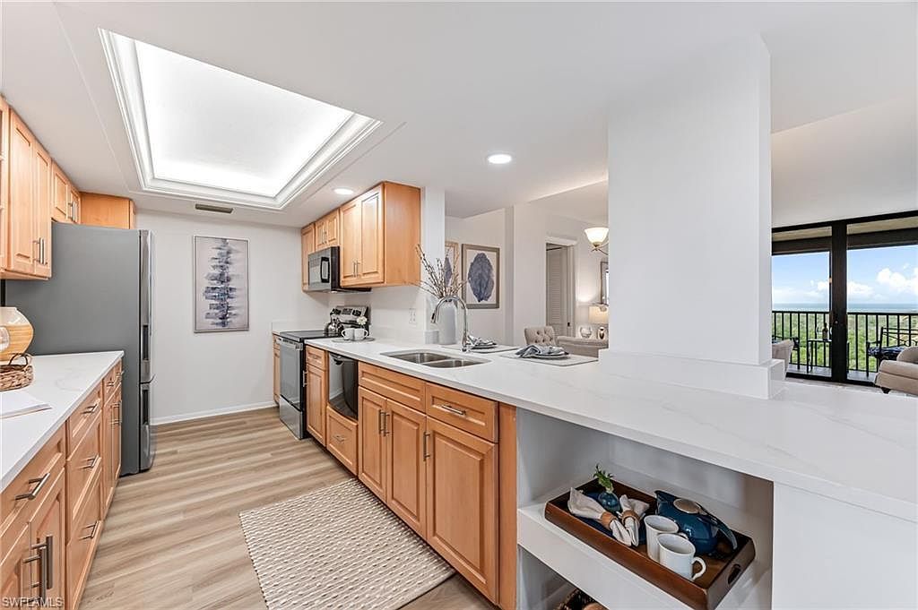 17 Bluebill Ave APT 604 Naples, FL 34108 - Thumbnail 3