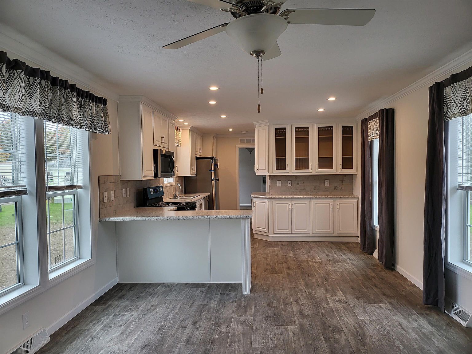 31 Hickory Ave North Hampton, NH 03862 - Thumbnail 3