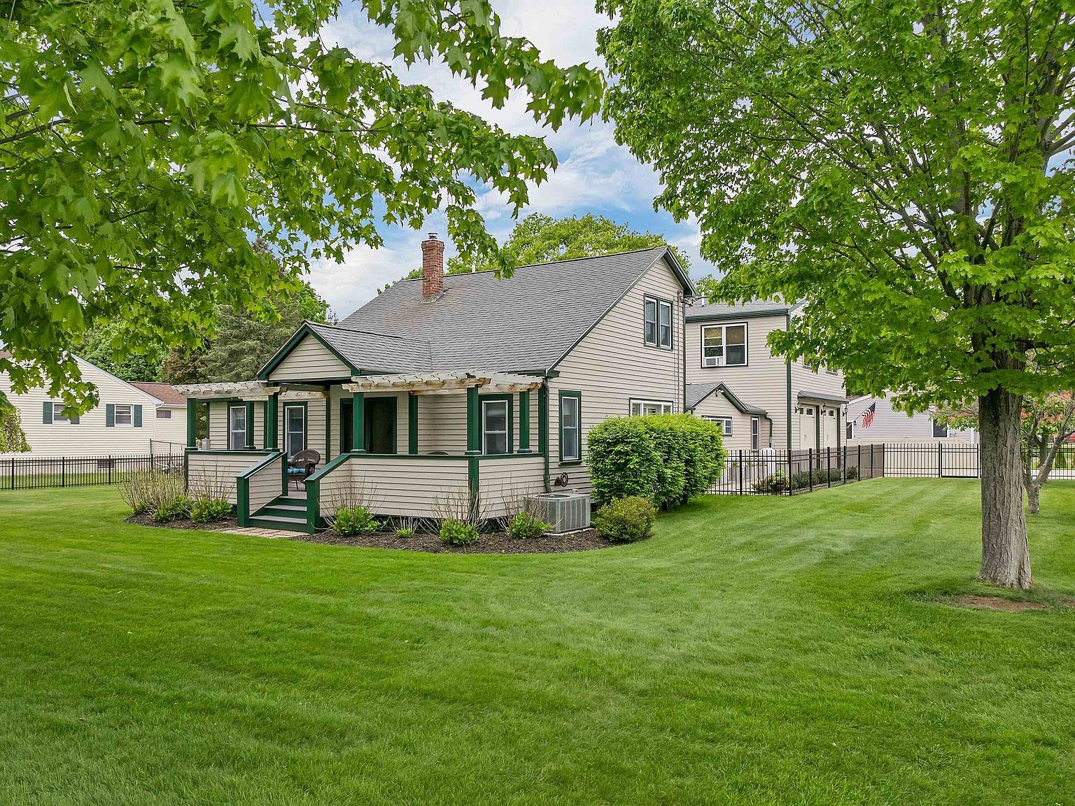 163 Ocean Rd Portsmouth, NH 03801 - Thumbnail 3