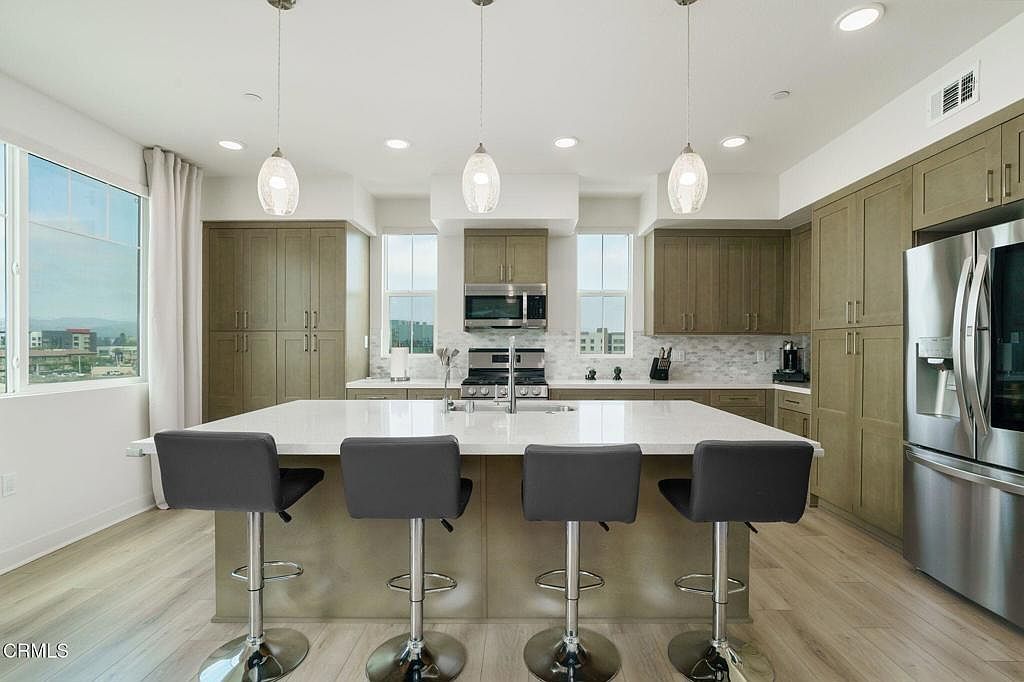 2850 Wagon Wheel Rd #402 Oxnard, CA 93036 - Thumbnail 3