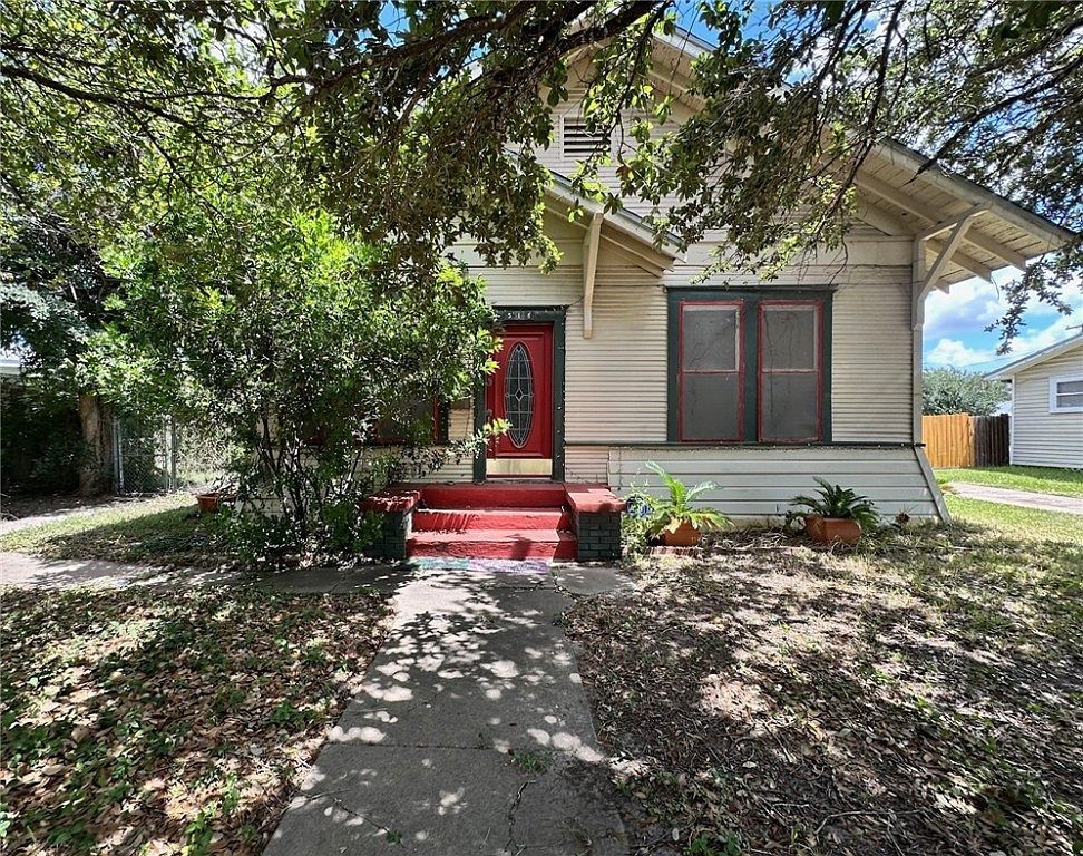 518 E Kenedy Ave Kingsville, TX 78363 - Thumbnail 3