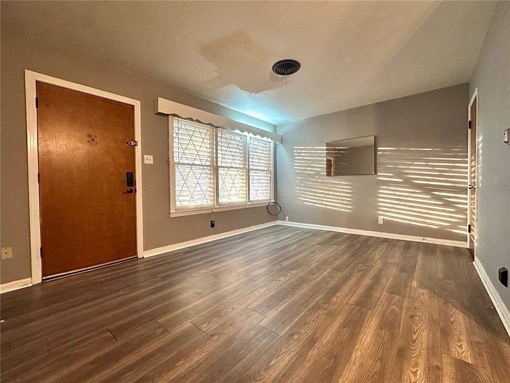 332 Williams St Kingsville, TX 78363 - Thumbnail 3