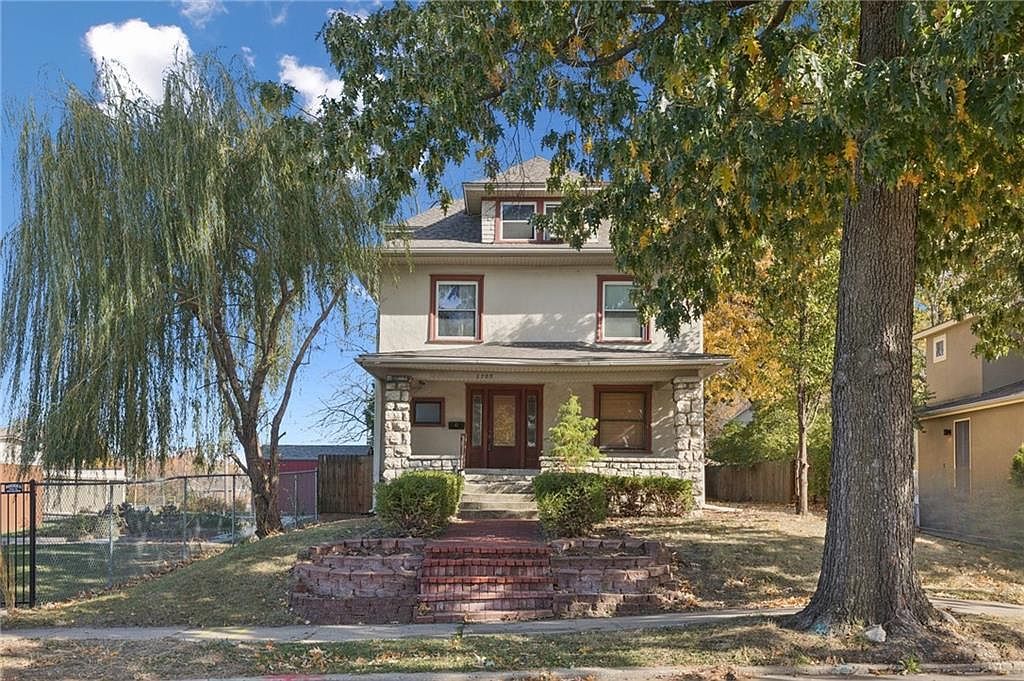 2709 Charlotte St Kansas City, MO 64109 - Thumbnail 3