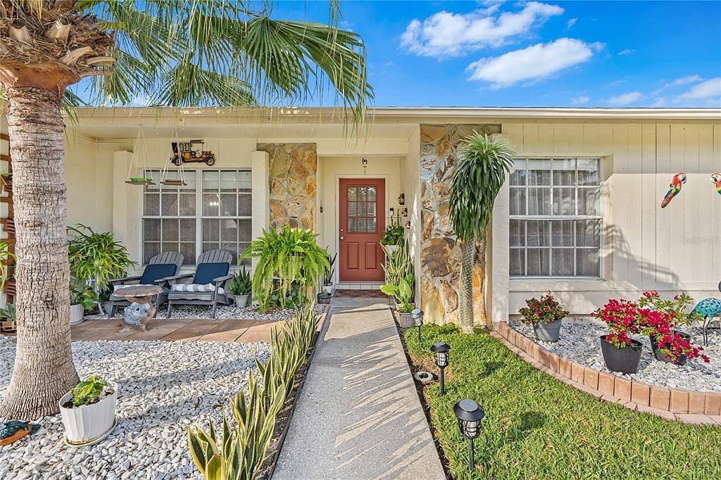 9724 Cypress Pond Ave Tampa, FL 33647 - Thumbnail 3