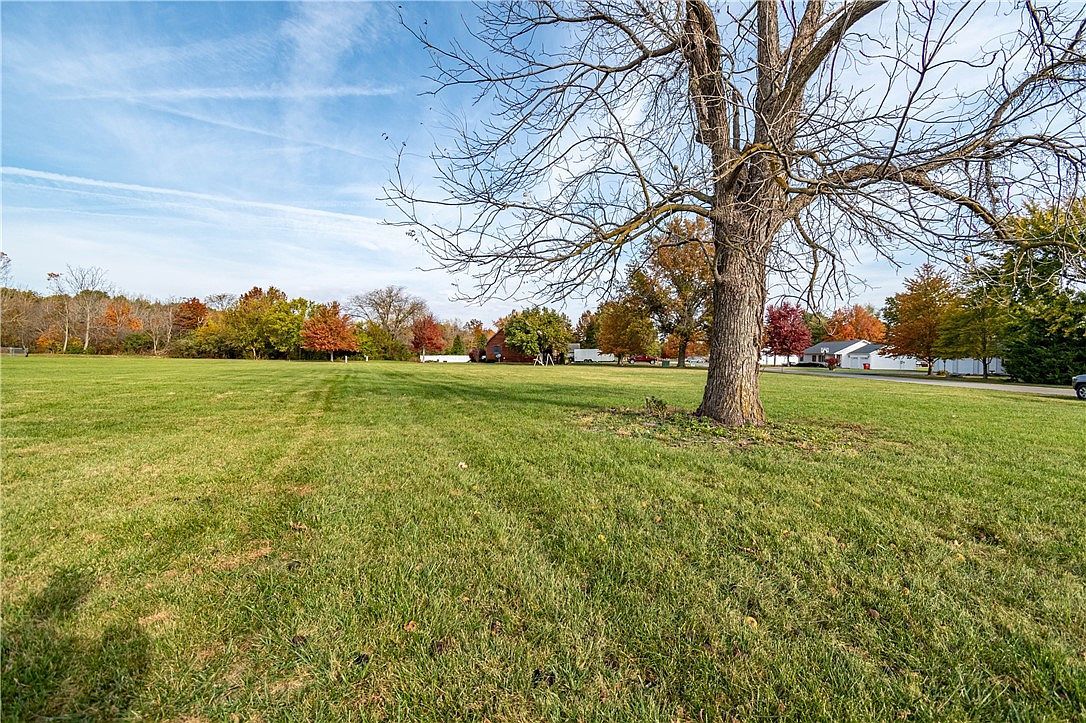 122 S Shrs Sullivan, IL 61951 - Thumbnail 3