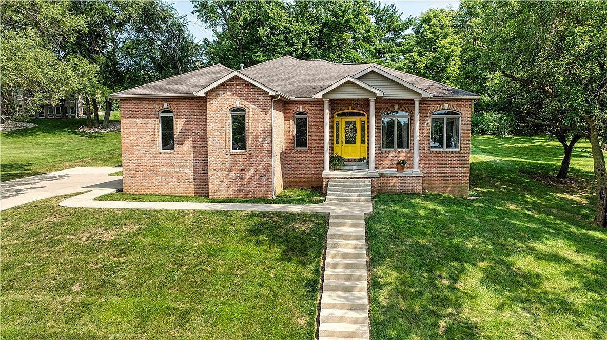 384 Greenway Ln Decatur, IL 62521 - Thumbnail 3