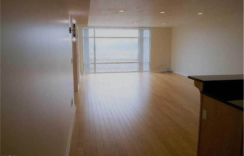 2222 Detroit Avenue #705, Cleveland, OH, USA, 44113 - Thumbnail 3