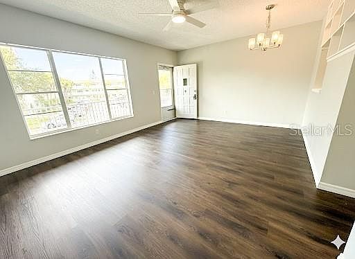 2391 Sumatran Way APT 63 Clearwater, FL 33763 - Thumbnail 3