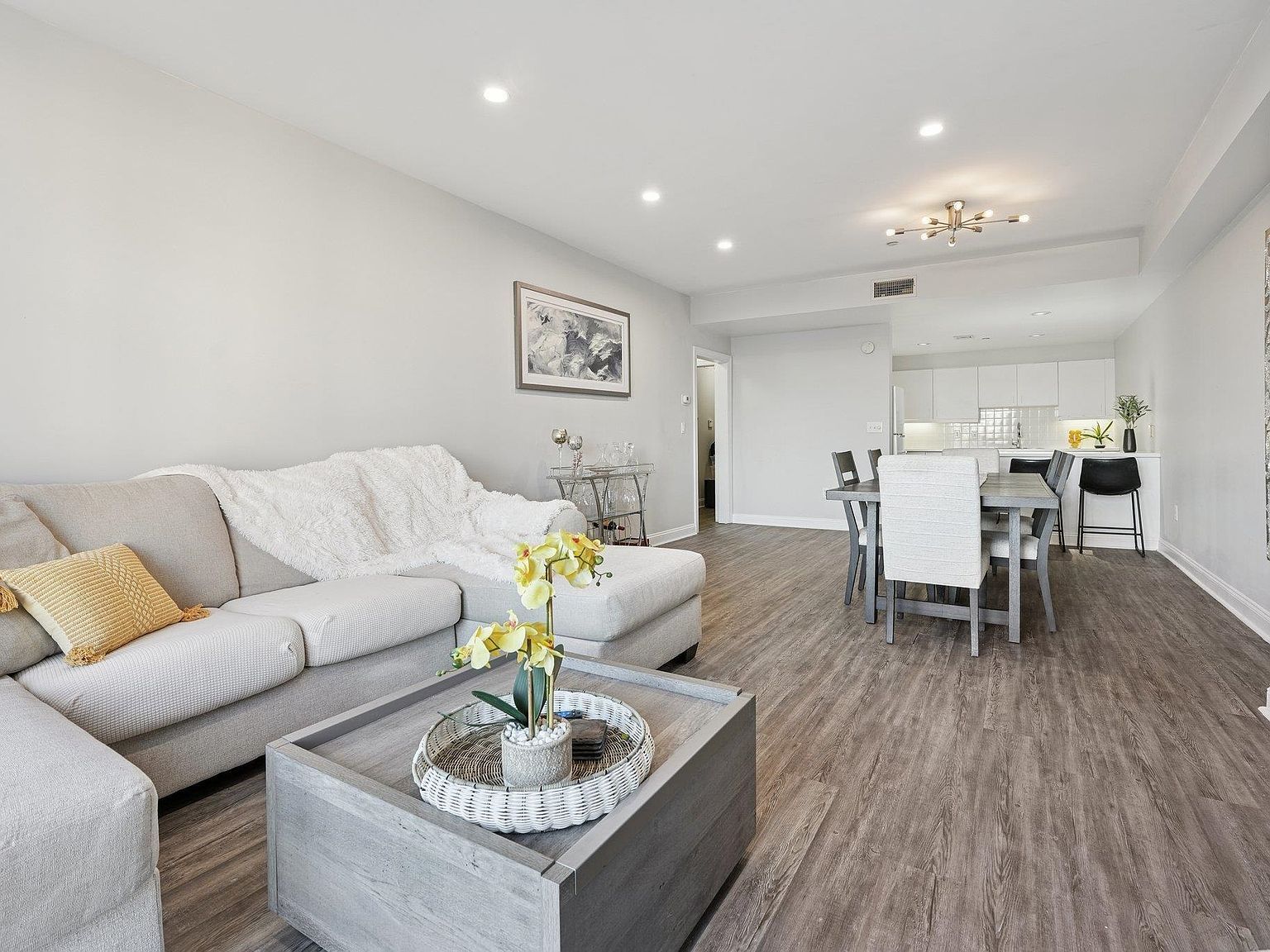 206 Shearwater Ct W APT 74 Jersey City, NJ 07305 - Thumbnail 3