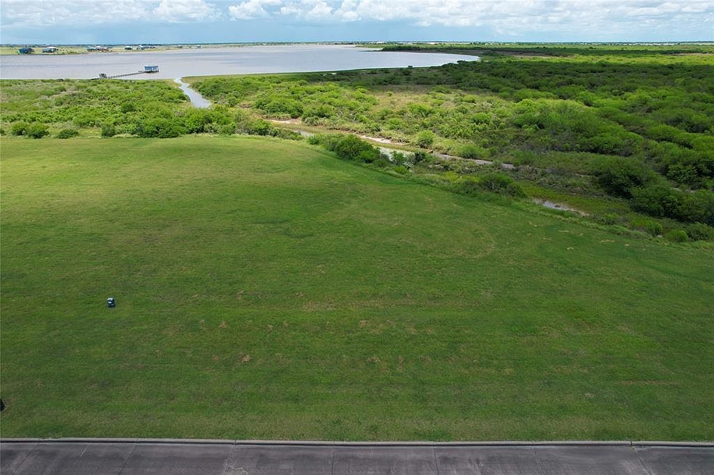 3406 Beachside Dr Palacios, TX 77465 - Thumbnail 3