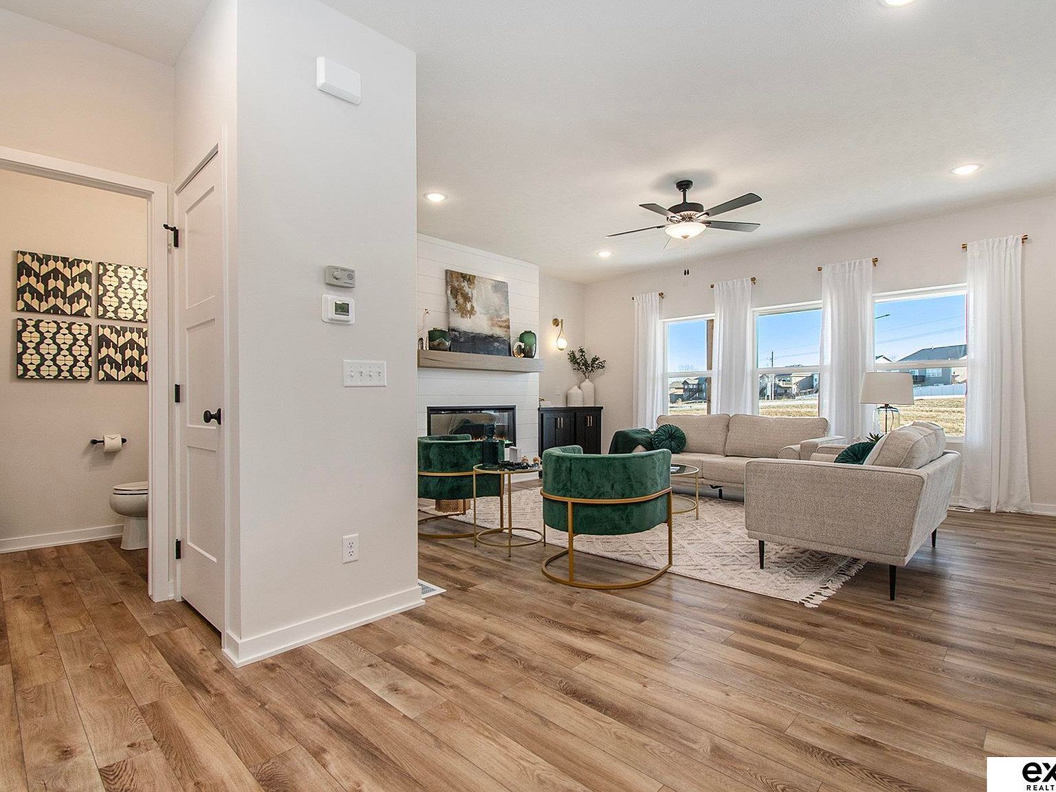 21702 Hampton Dr Gretna, NE 68028 - Thumbnail 3