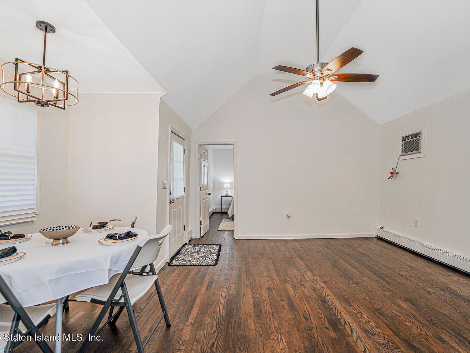 422 Hunter Ave Staten Island, NY 10306 - Thumbnail 3