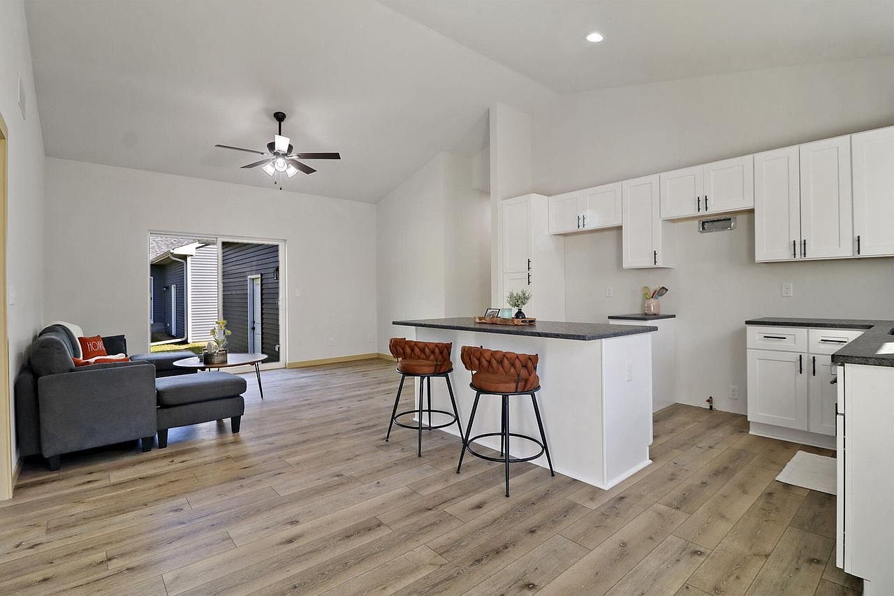 4822 37th Ave Kenosha, WI 53144 - Thumbnail 3