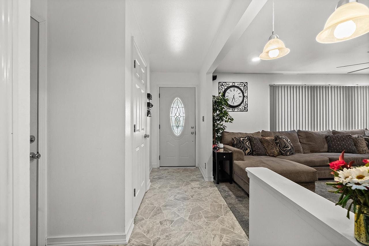 2902 23rd St Kenosha, WI 53140 - Thumbnail 3