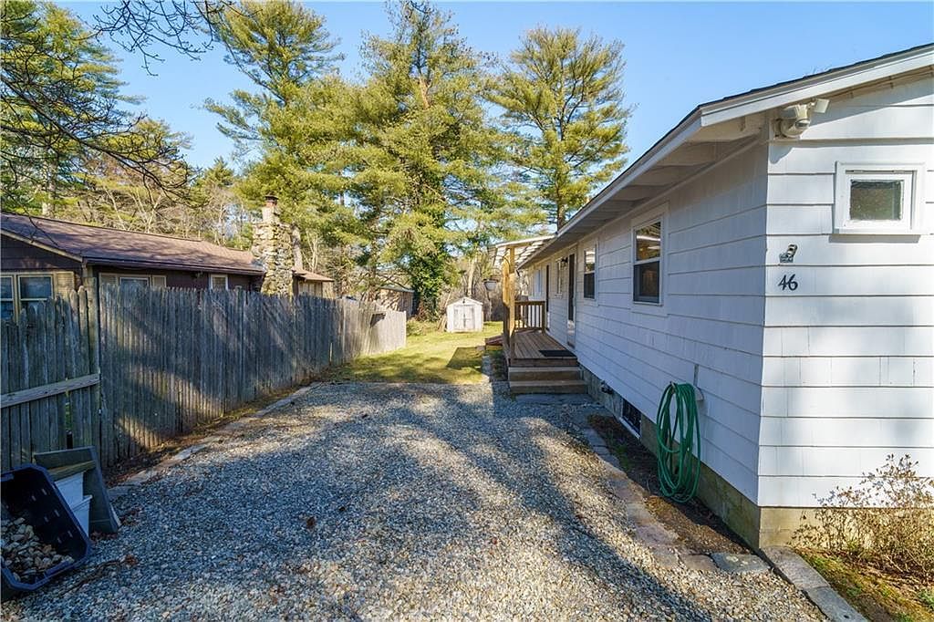 46 Robinwood Dr Scituate, RI 02831 - Thumbnail 3