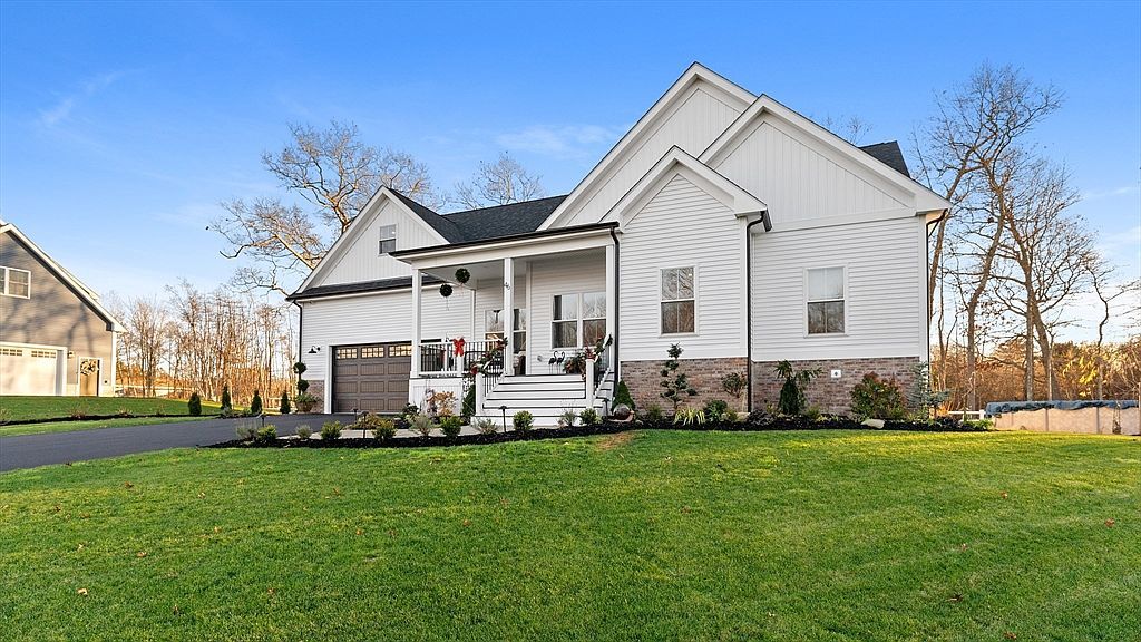 46 Magnolia Dr Swansea, MA 02777 - Thumbnail 3