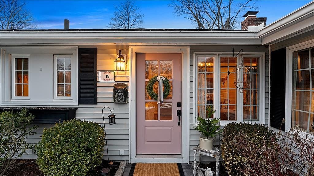 15 Shadbush Rd Warwick, RI 02888 - Thumbnail 3