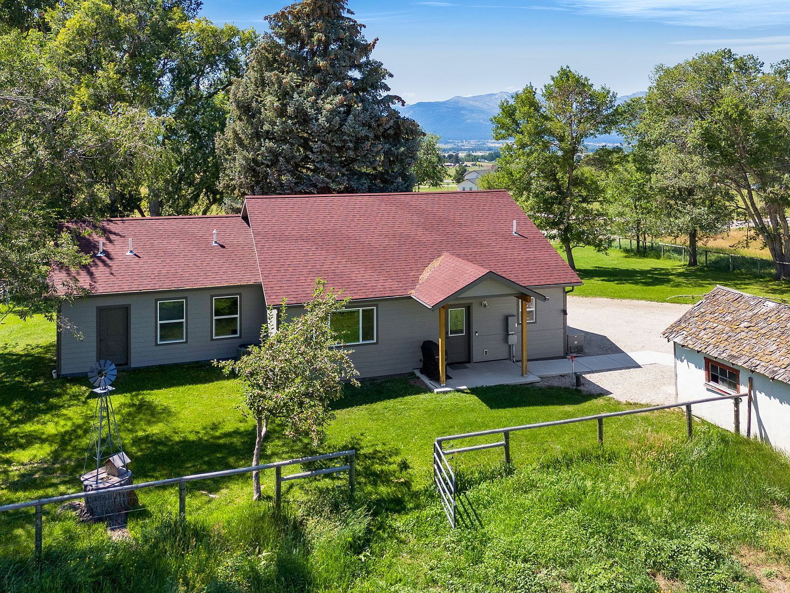 1420 Summerdale Rd Corvallis, MT 59828 - Thumbnail 3