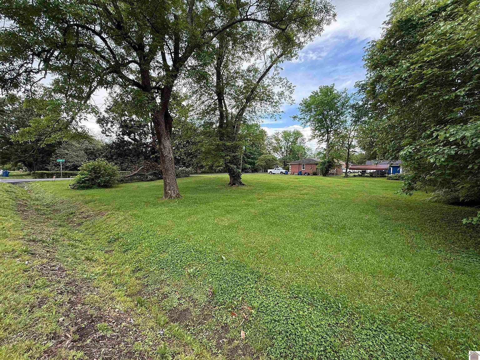 805 Sycamore St Murray, KY 42071 - Thumbnail 3