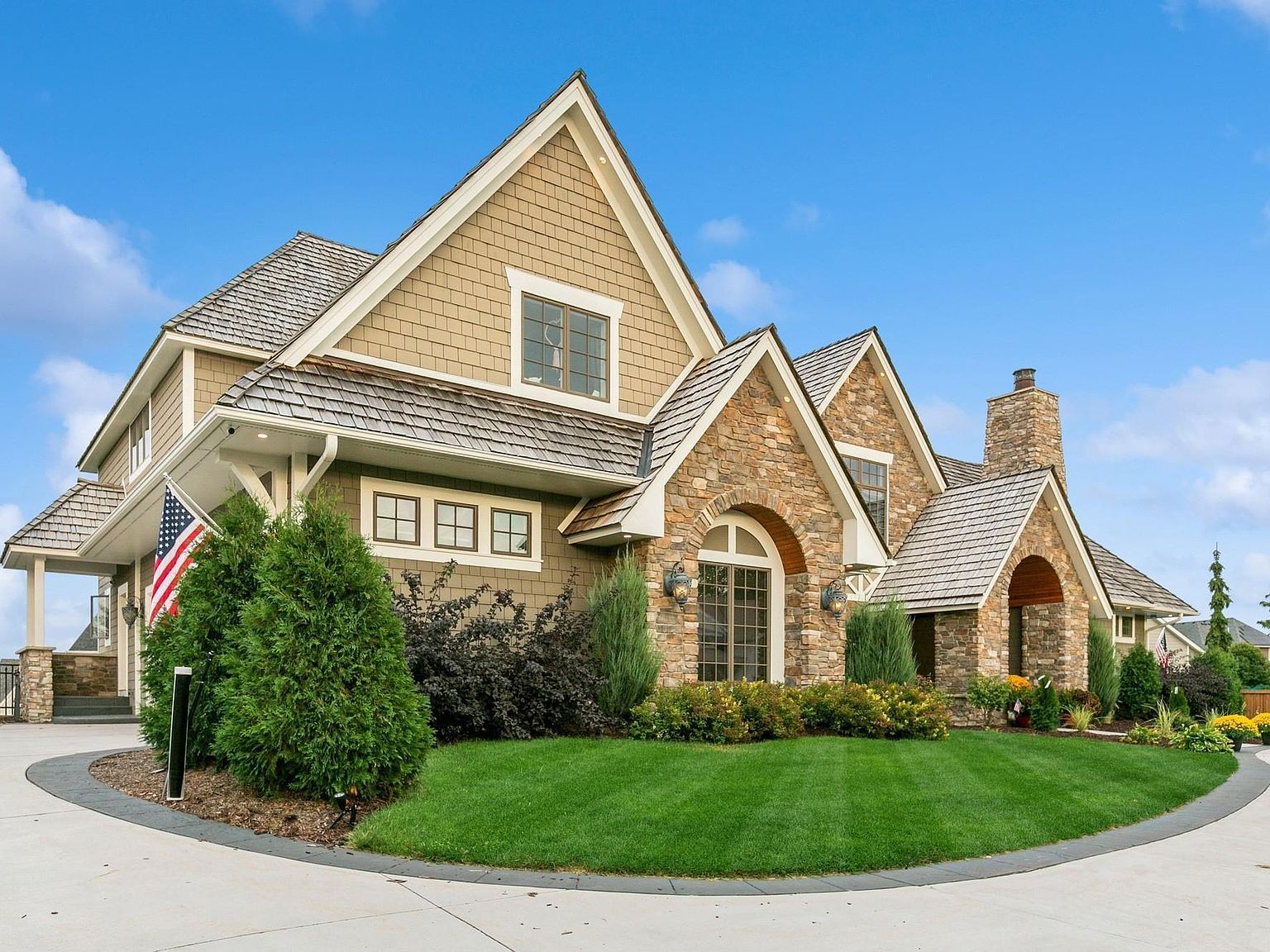 9787 Sky Ln Eden Prairie, MN 55347 - Thumbnail 3