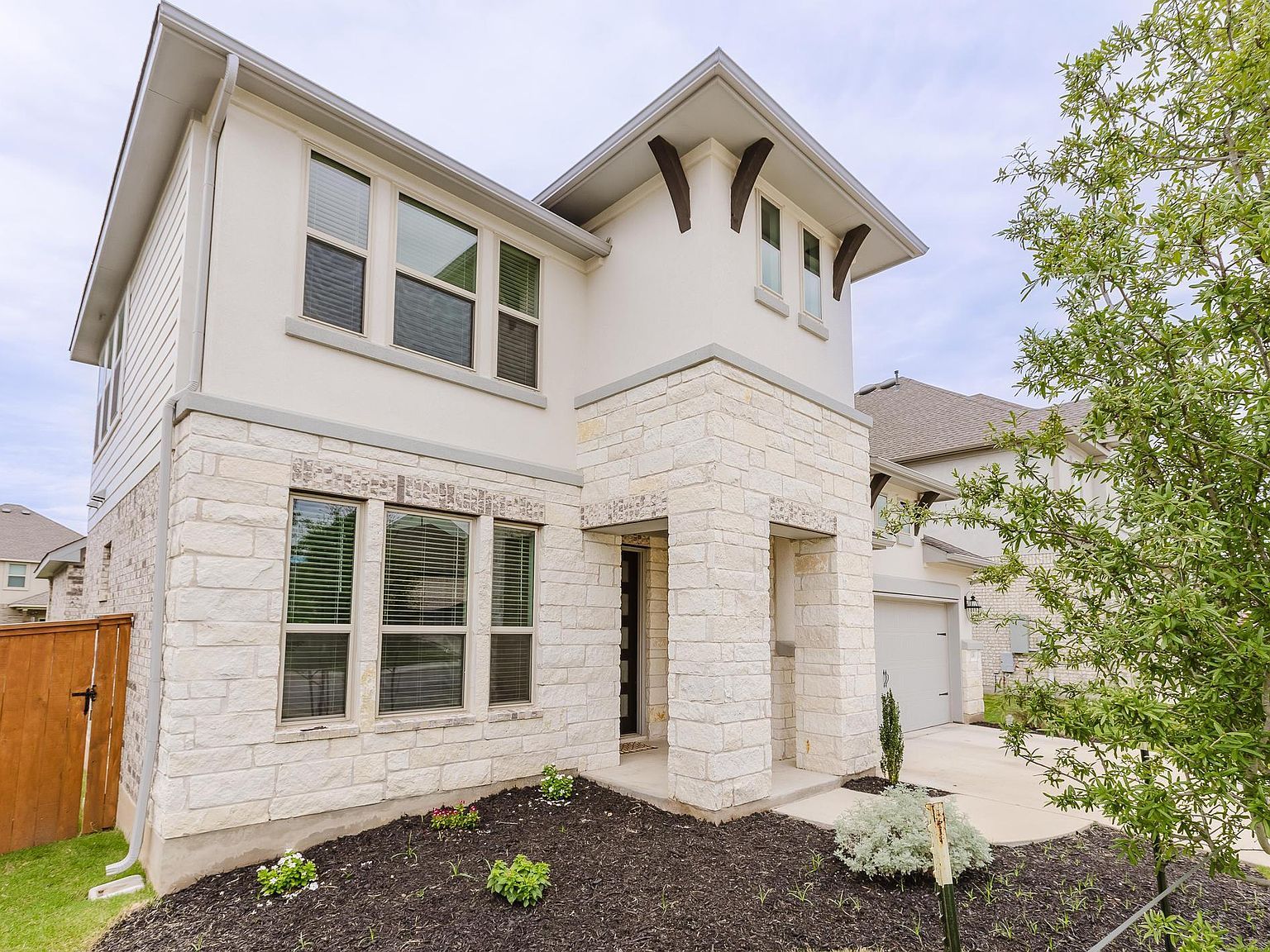 1104 Lickety Ln Georgetown, TX 78633 - Thumbnail 3