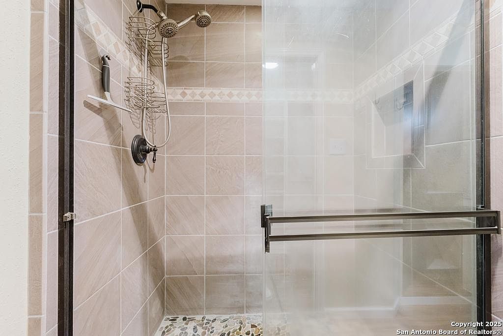 122 Montesito Ln Floresville, TX 78114 - Thumbnail 3