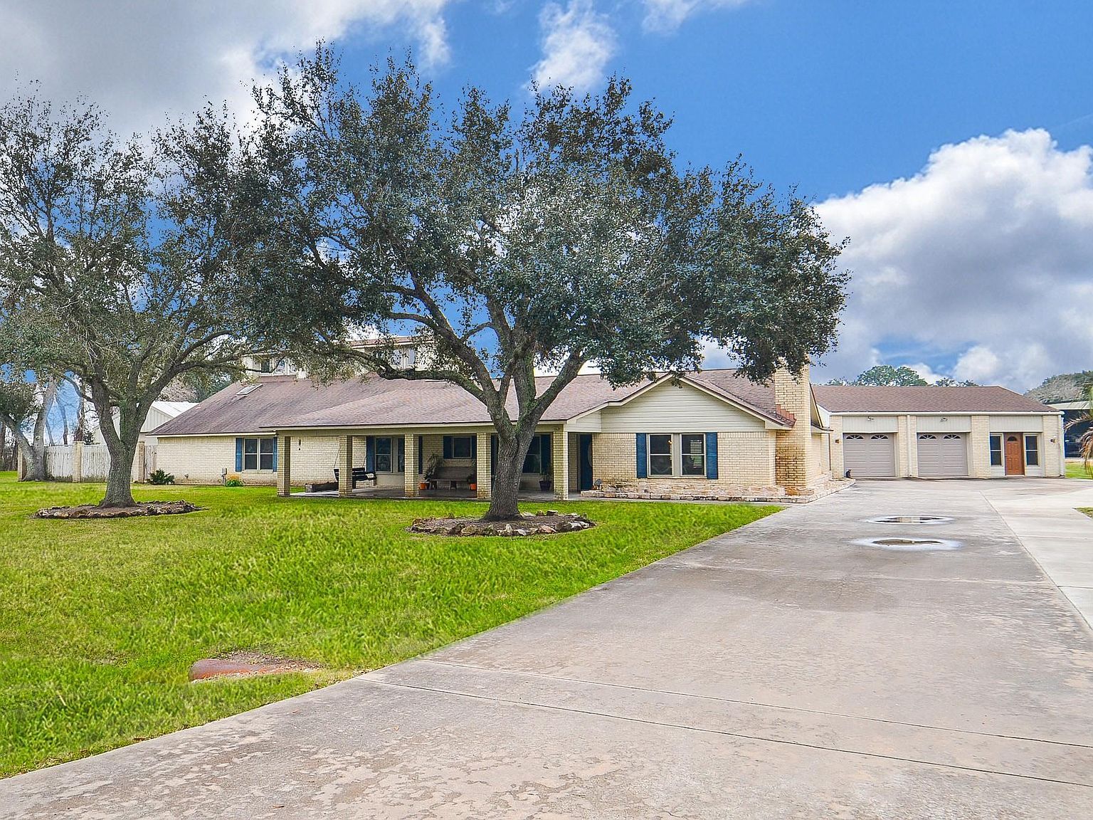 419 Western Acres Dr El Campo, TX 77437 - Thumbnail 3