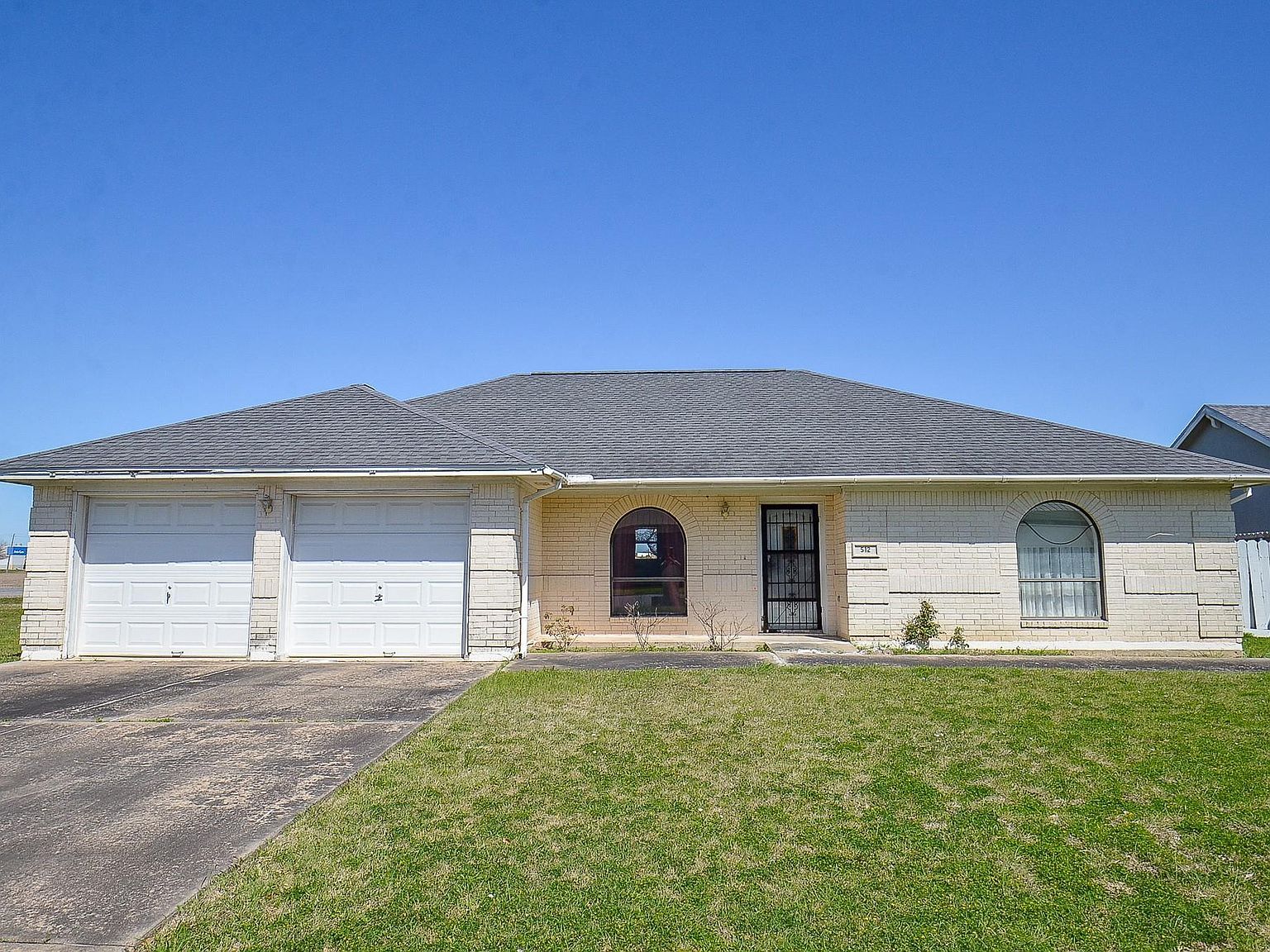 512 Town And Country Dr El Campo, TX 77437 - Thumbnail 3