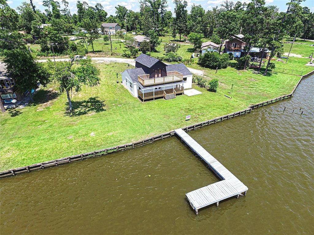 810 W Cattle Dr Onalaska, TX 77360 - Thumbnail 3