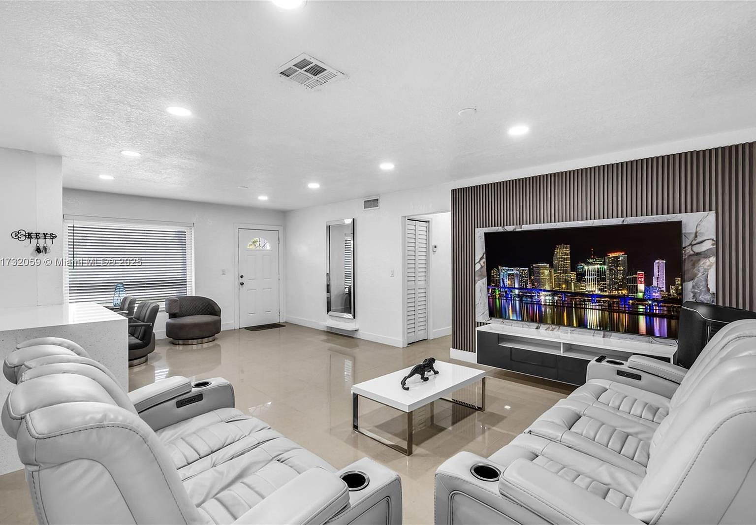 4510 NW 168th Ter Miami Gardens, FL 33055 - Thumbnail 3