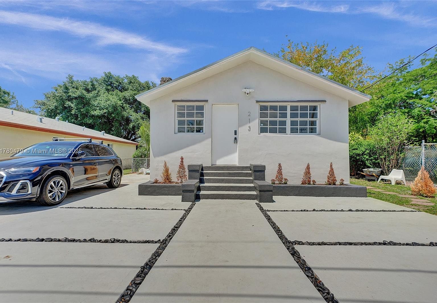 213 NW 34th Ter Miami, FL 33127 - Thumbnail 3