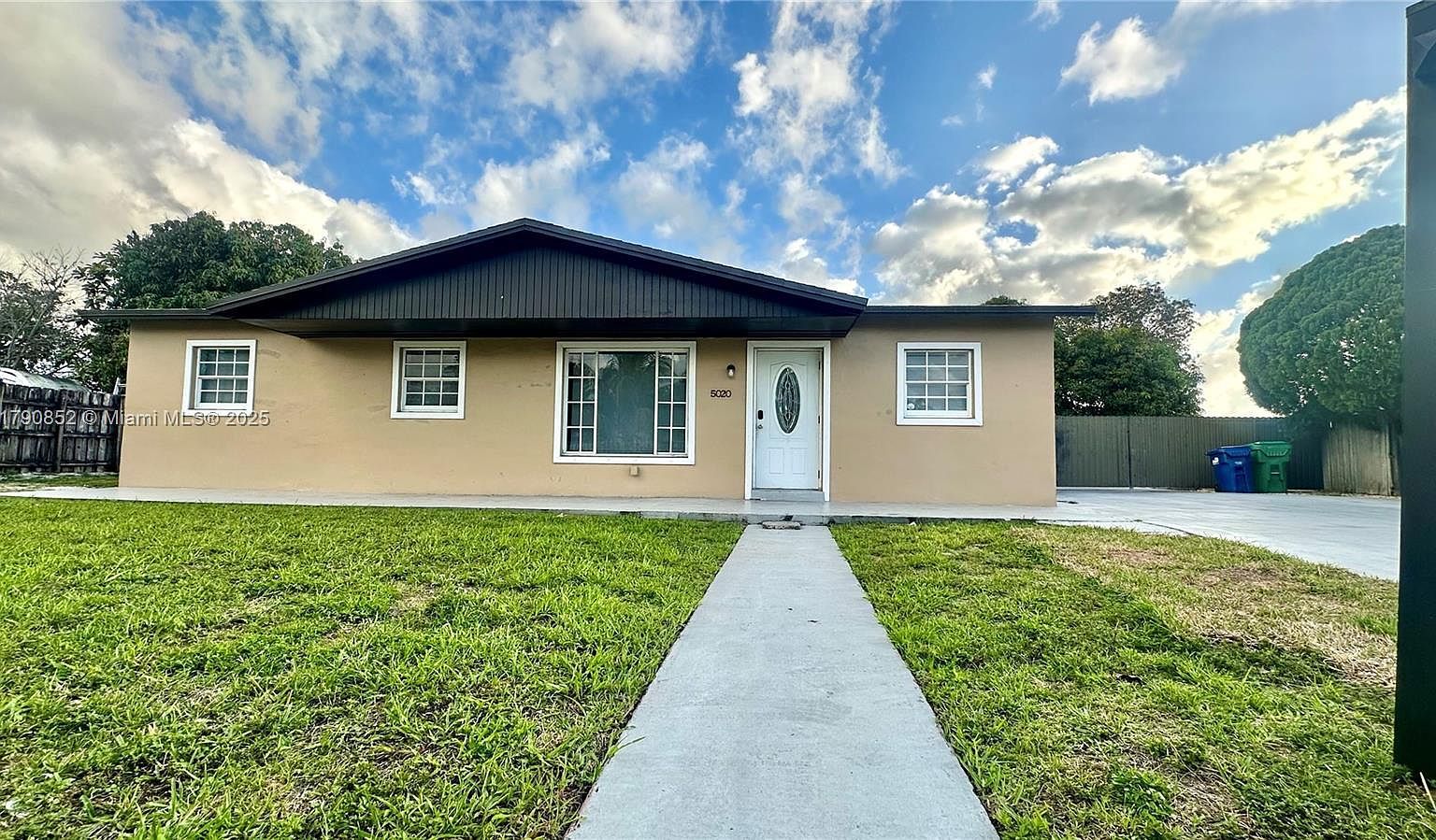 5020 NW 170th St Opa Locka, FL 33055 - Thumbnail 3