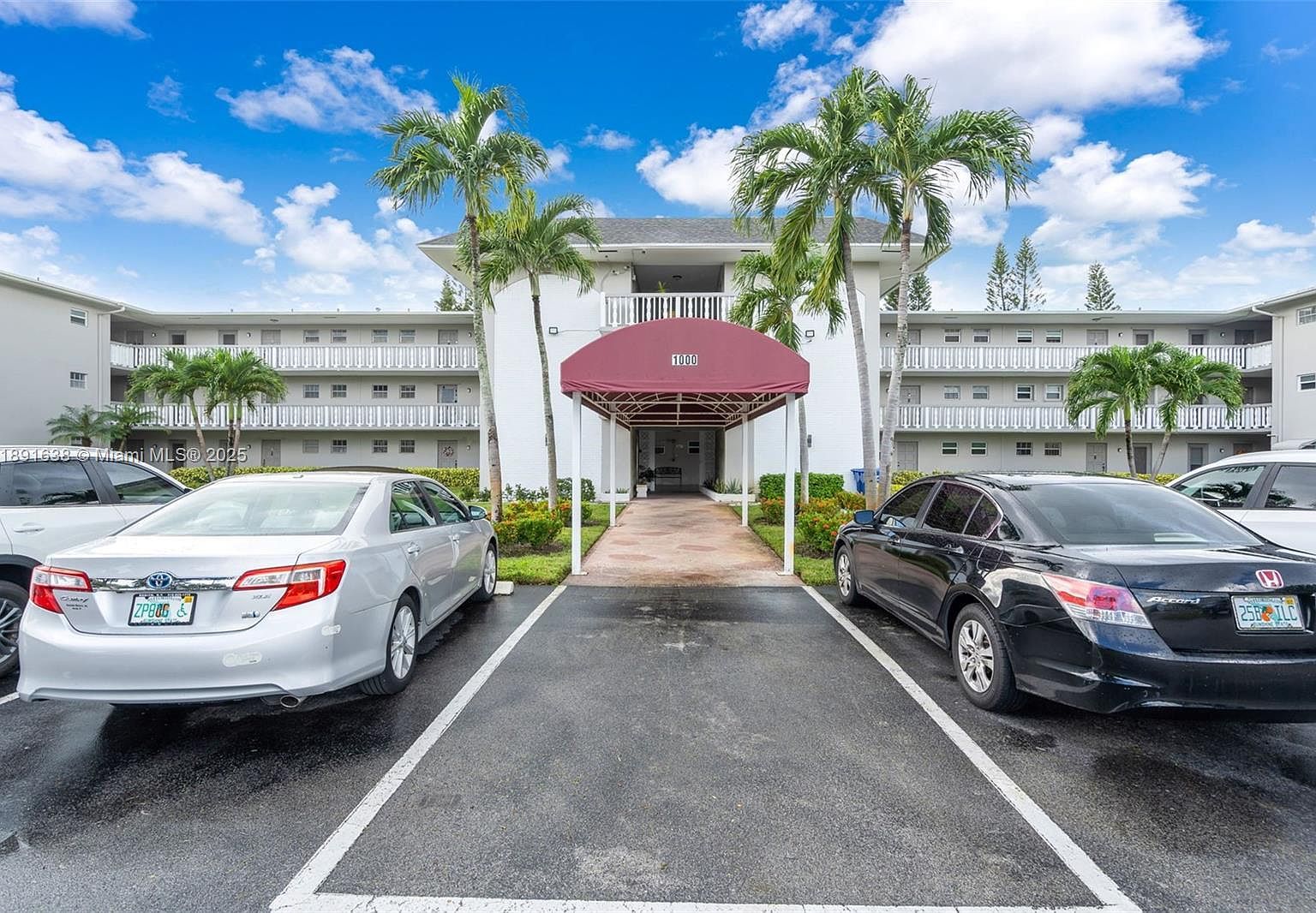 1000 Hillcrest Ct APT 207 Hollywood, FL 33021 - Thumbnail 3