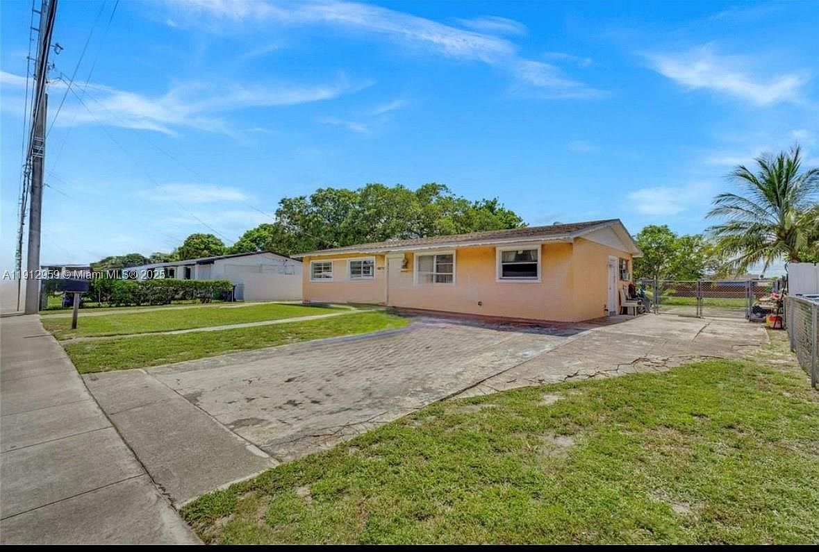 17210 NW 47th Ave Opa Locka, FL 33055 - Thumbnail 3
