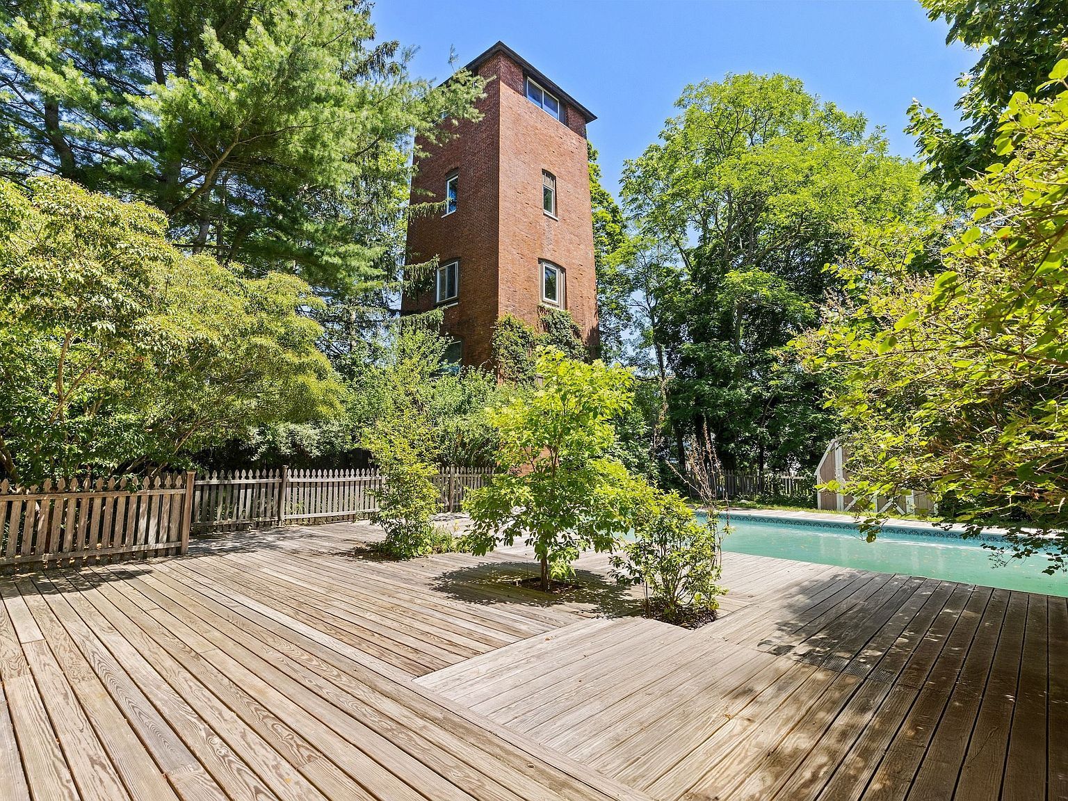 880 W Mill Rd Mattituck, NY 11952 - Thumbnail 3