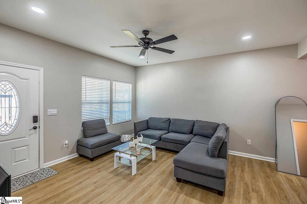 18 Blackwood St Greenville, SC 29611 - Thumbnail 3