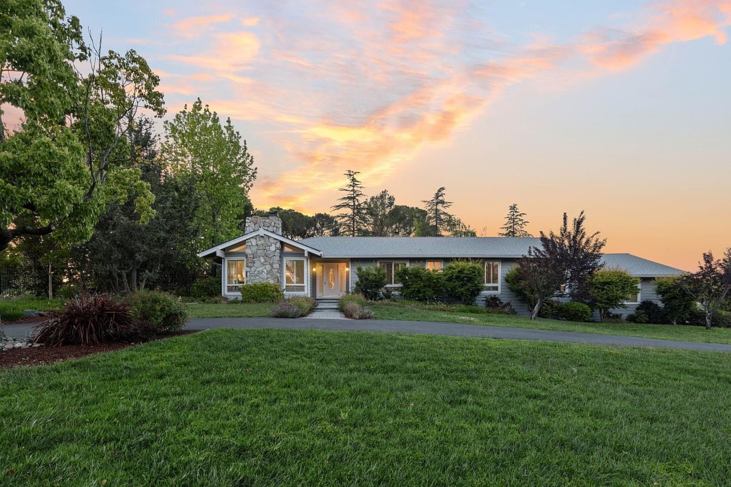 18561 Arbolado Way Saratoga, CA 95070 - Thumbnail 3