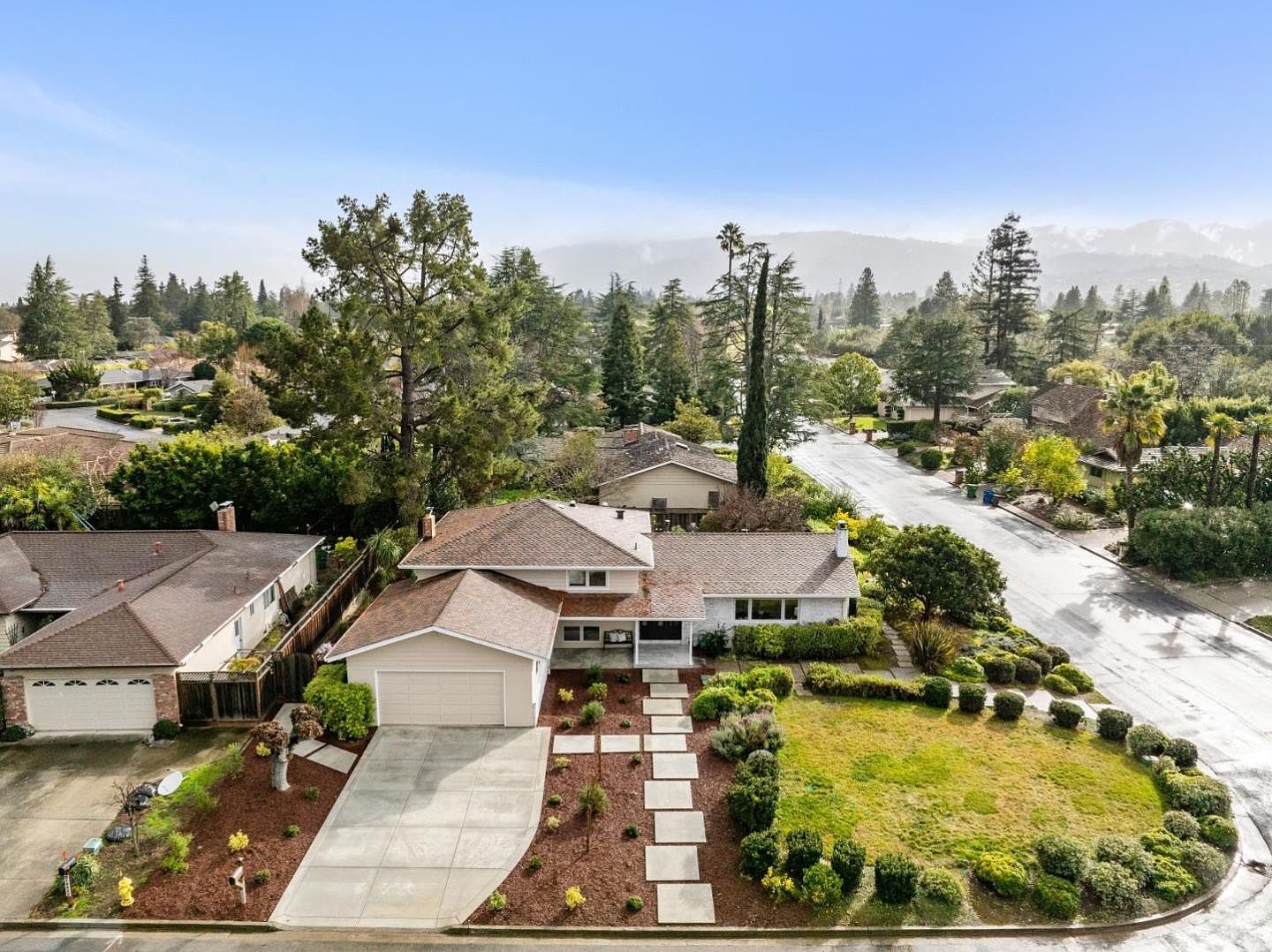 12044 Saraglen Ct Saratoga, CA 95070 - Thumbnail 3