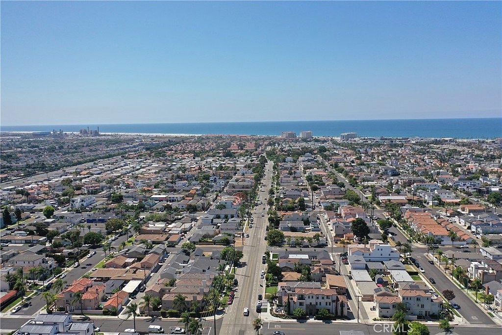 1017 Delaware St Huntington Beach, CA 92648 - Thumbnail 3
