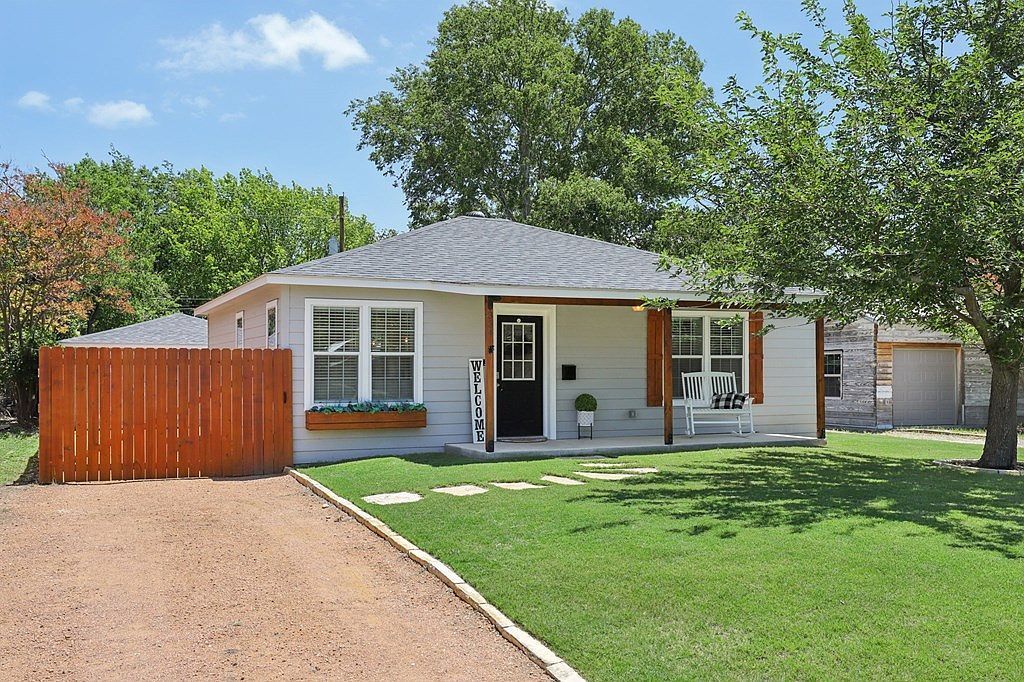 334 W Main St Kerrville, TX 78028 - Thumbnail 3