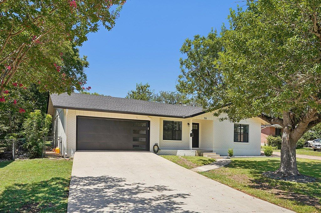 713 Galbraith Ave Kerrville, TX 78028 - Thumbnail 3