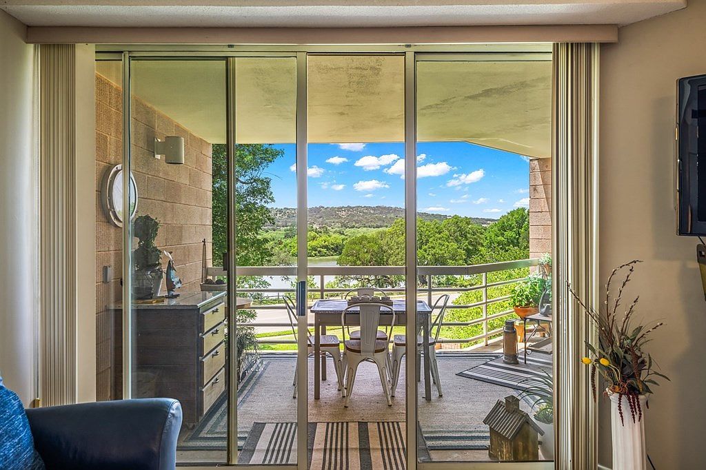 1000 Guadalupe St Kerrville, TX 78028 - Thumbnail 3