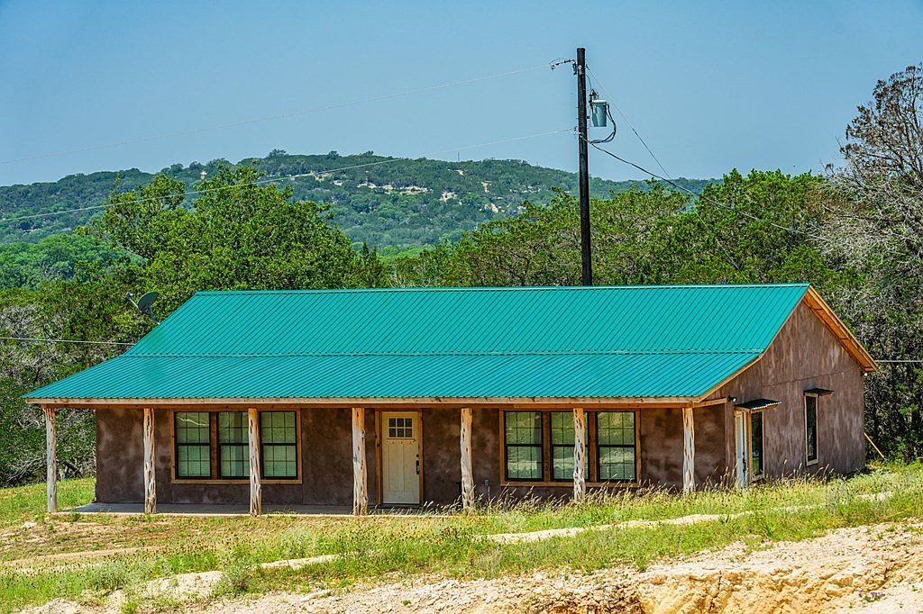 1316 Highway 39 Hunt, TX 78024 - Thumbnail 3