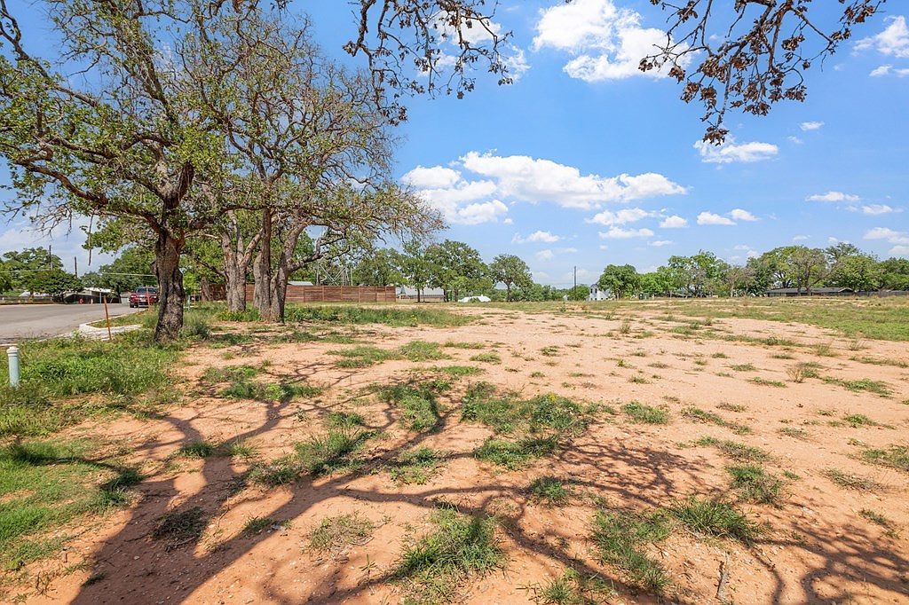 215 Catholic Cemetery Rd Fredericksburg, TX 78624 - Thumbnail 3