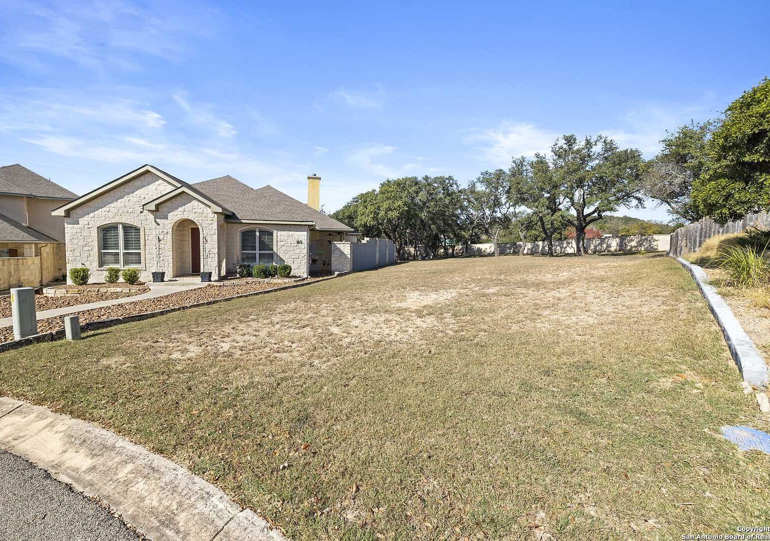 148 Saint Andrews Loop #25 Kerrville, TX 78028 - Thumbnail 3