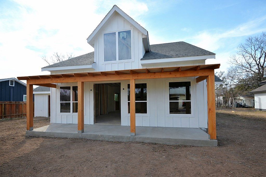 325 Cottage St Kerrville, TX 78028 - Thumbnail 3