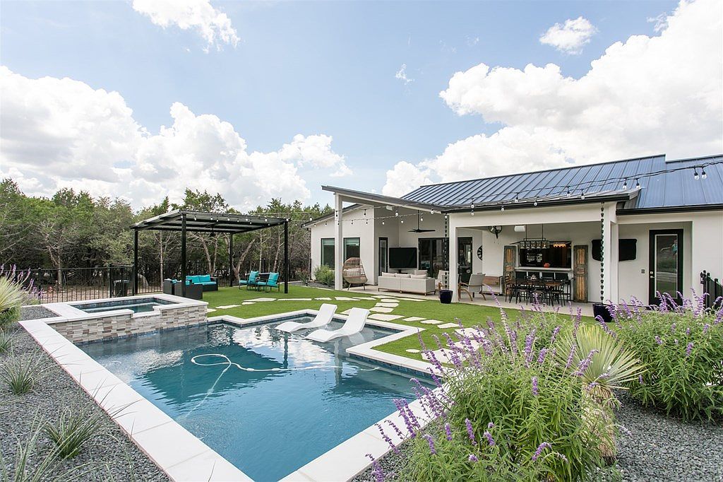 845 Coronado Dr Kerrville, TX 78028 - Thumbnail 3