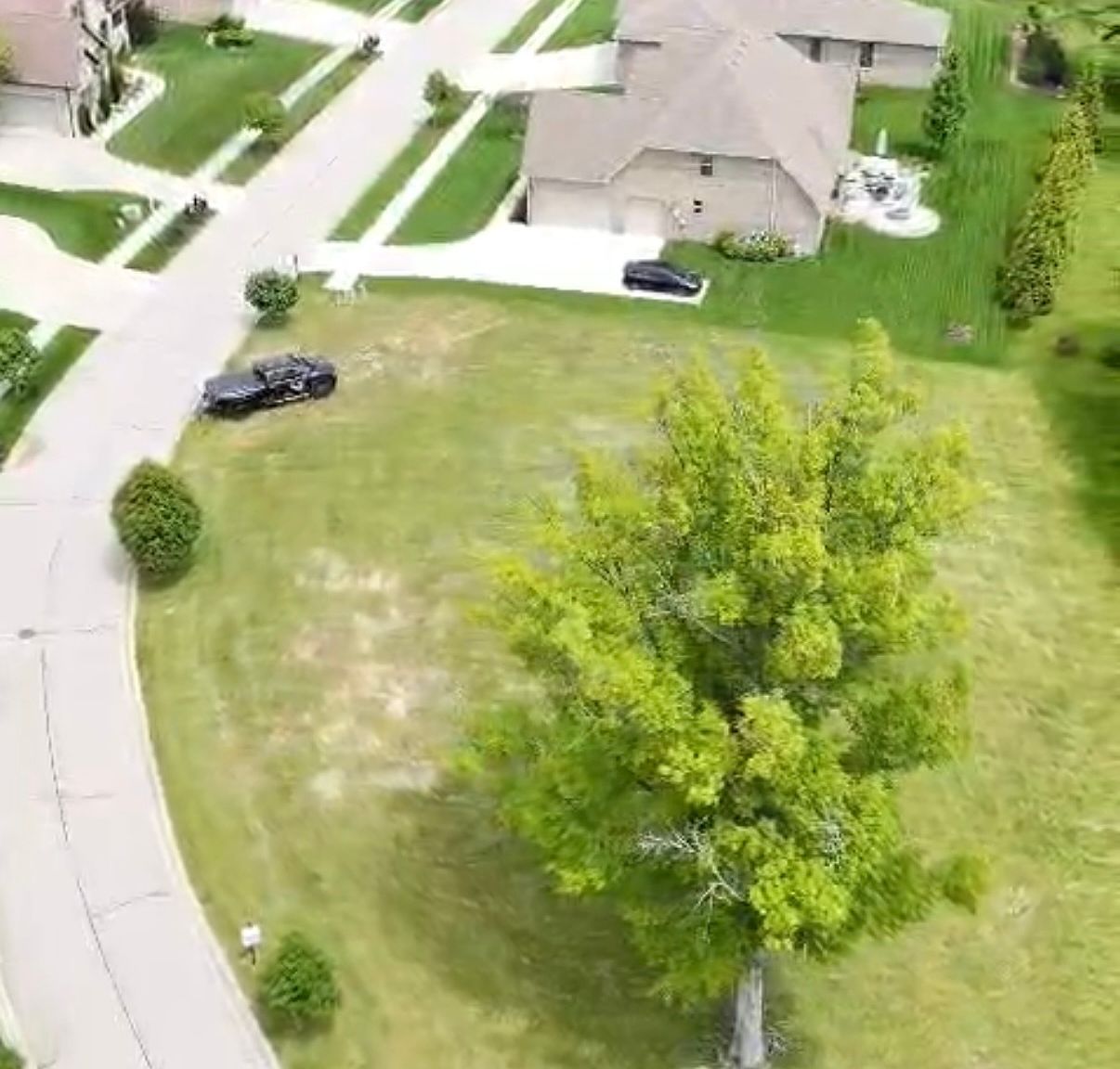 1713 Deer Creek Way Columbus, IN 47201 - Thumbnail 3