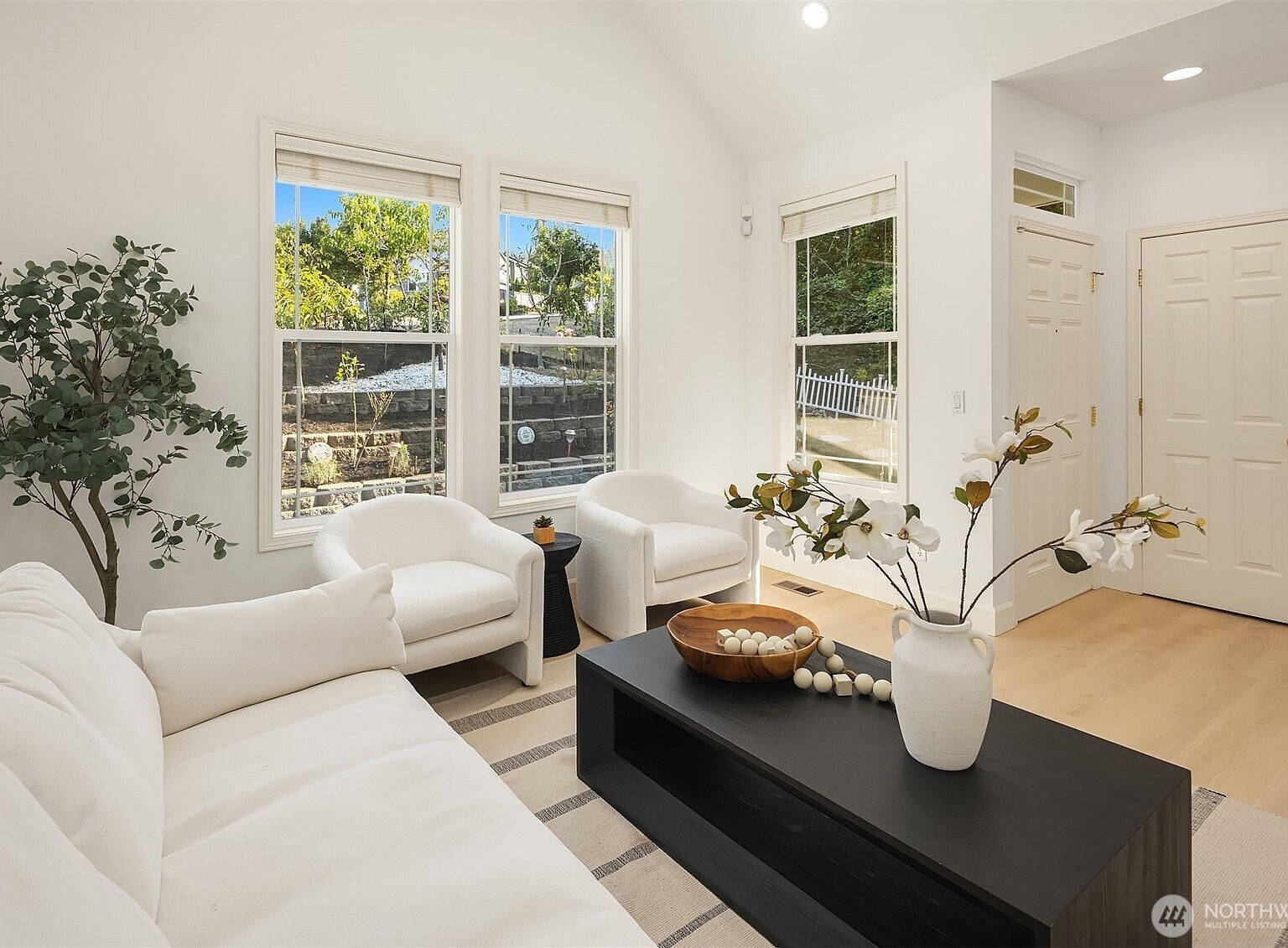 16255 SE 66th St Bellevue, WA 98006 - Thumbnail 3