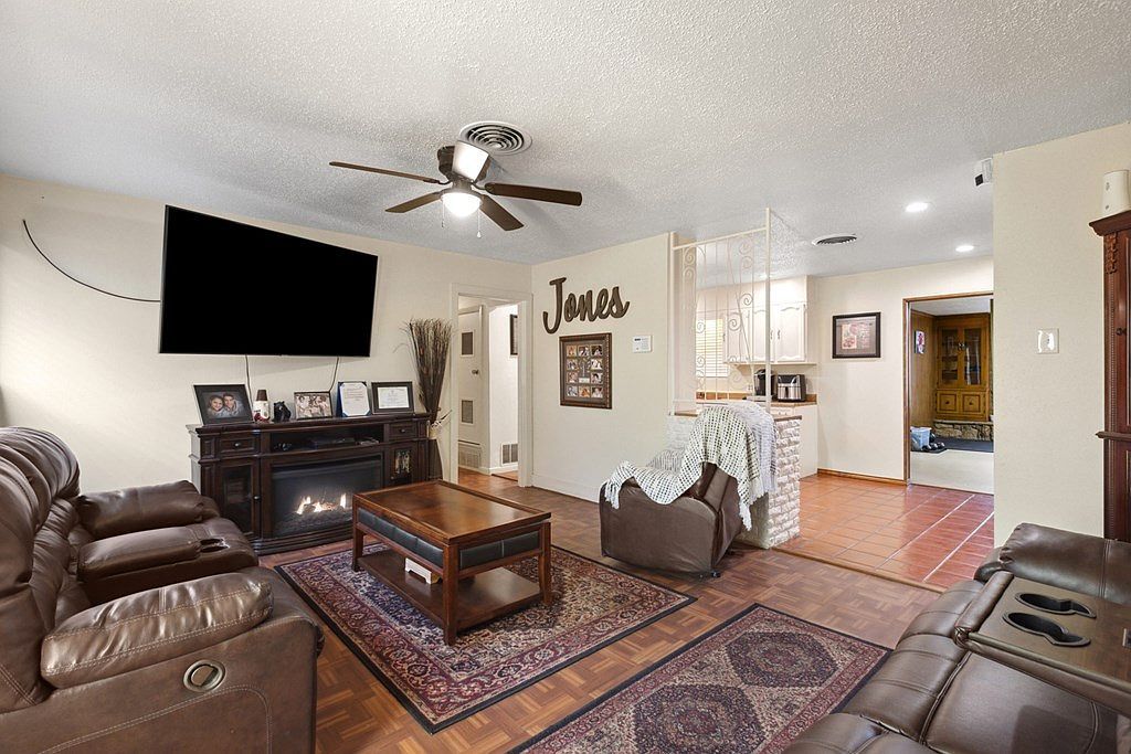 1806 Fernwood St Odessa, TX 79762 - Thumbnail 3